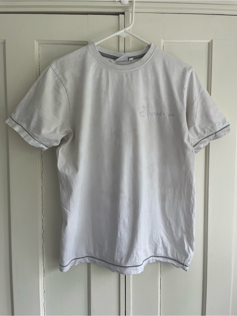 Mercedes-Benz Official Embroidered Logo White Tee T-Shirt Men’s Size Medium